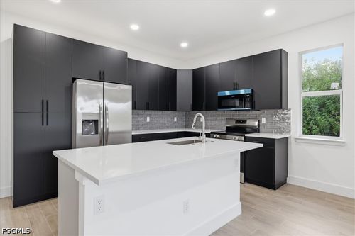 500 Sunset Rd N, Rotonda West, FL, 33947-2470 | Card Image