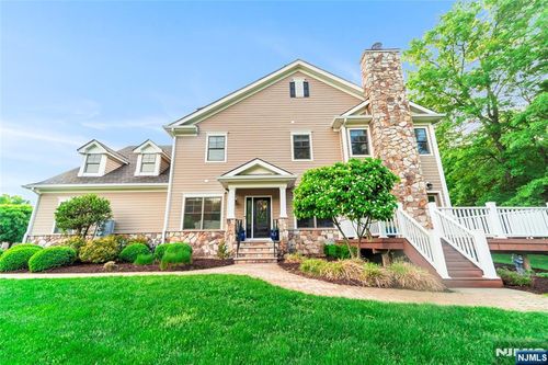 32 Cherrywood Ct, River Vale, NJ, 07675-6487 | Card Image