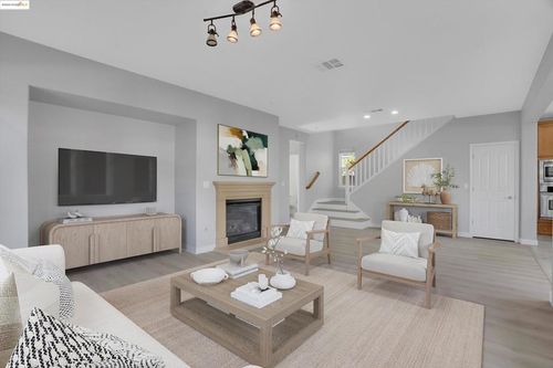 1002 Flagship Dr, Vallejo, CA, 94592-1178 | Card Image