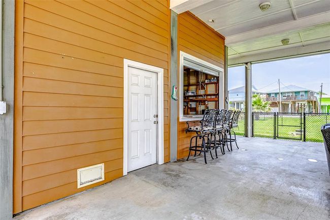 950 Seadrift Dr, House other with 5 bedrooms, 4 bathrooms and null parking in Crystal Beach TX | Image 30