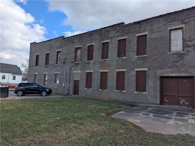 701 N 22 Nd St, Home with 0 bedrooms, 1 bathrooms and 7 parking in Mattoon IL | Image 22