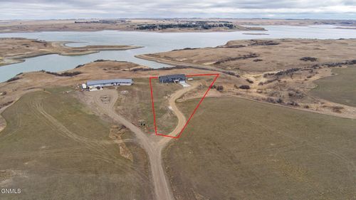 1236 50th Ave Nw, Garrison, ND, 58540 | Card Image