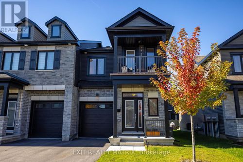 735 Namur Street, Russell, ON, K0A1W0 | Card Image