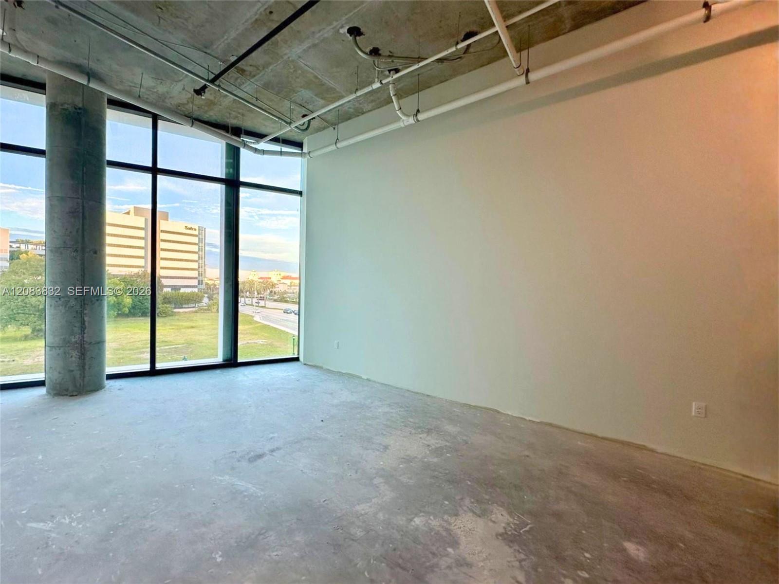 Commercial Sale in Aventura