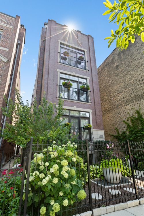 1-3921 N Greenview Ave, Chicago, IL, 60613-7035 | Card Image