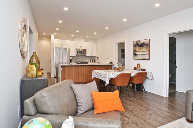 201 - 11c Salt Dock Rd, Condo with 2 bedrooms, 2 bathrooms and null parking in Parry Sound ON | Image 12