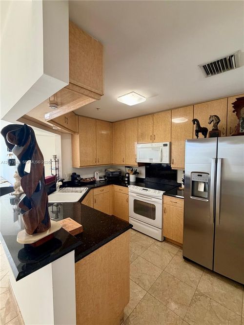 1207-801 Brickell Key Blvd, Miami, FL, 33131-3715 | Card Image