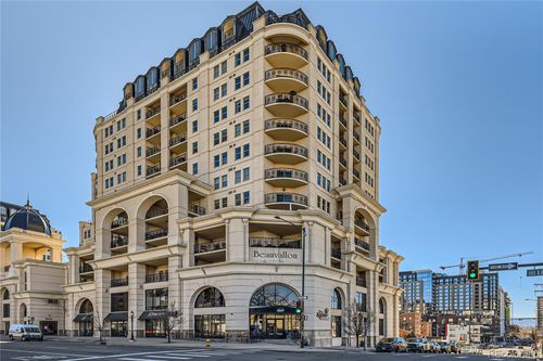 4i-975 N Lincoln St, Denver, CO, 80203-2742 | Card Image