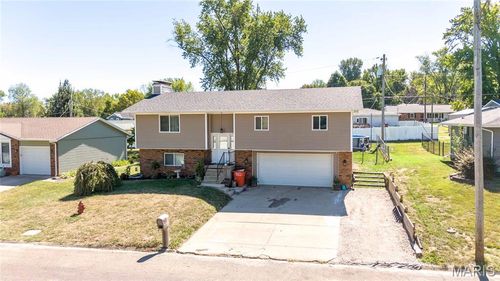 1310 Thistle Drive, Vandalia, IL, 62471 | Card Image