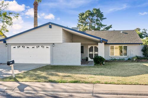 2707 E Louise Dr, Phoenix, AZ, 85032-6946 | Card Image