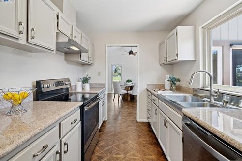 3350 Fir Ave, Alameda, CA, 94502-6959 | Card Image