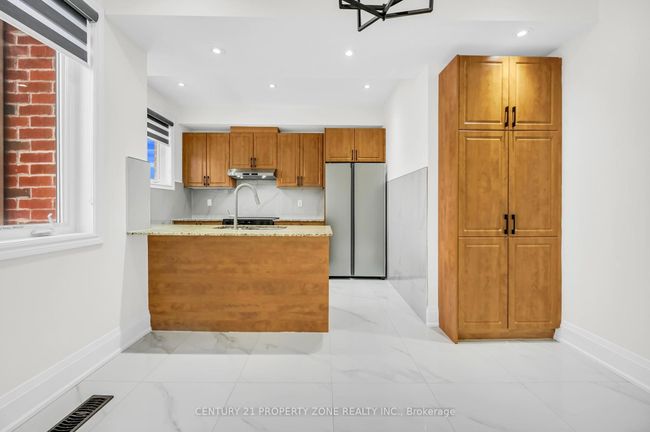 6 Miami Grove, House attached with 5 bedrooms, 5 bathrooms and 1 parking in Brampton ON | Image 20