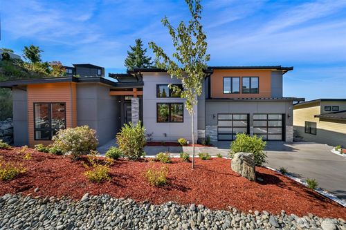 3951 Rock Ridge Pkwy, Anacortes, WA, 98221-4515 | Card Image