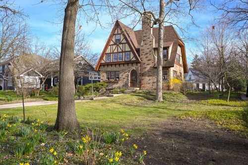 1243 Hawthorne Ln, Downers Grove, IL, 60515-4503 | Card Image