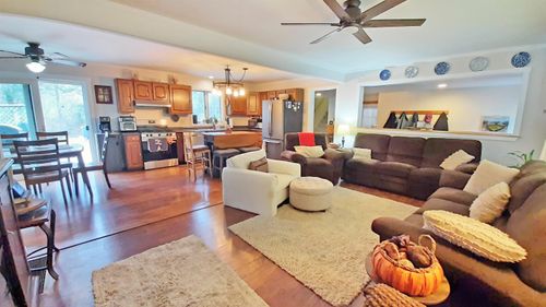 188 Station Rd, Mount Holly, VT, 05758-9680 | Card Image