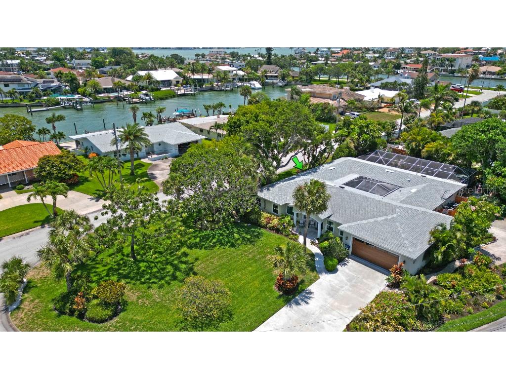 Hibiscus Dr, Belleair Beach, FL 33786