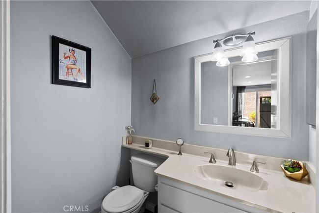 22524 Paseo Terraza, Townhouse with 2 bedrooms, 2 bathrooms and 2 parking in Santa Clarita CA | Image 8