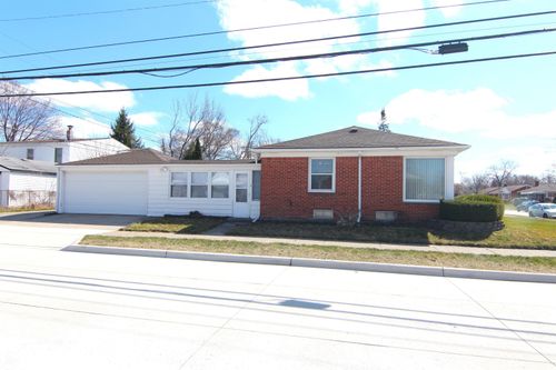 28260 Edward St, Roseville, MI, 48066-2496 | Card Image