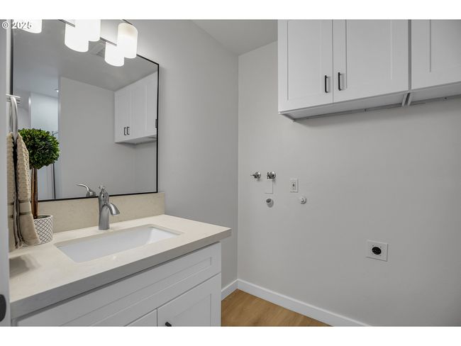 1111 Sw Linneman Ave, House other with 5 bedrooms, 3 bathrooms and 3 parking in Gresham OR | Image 24