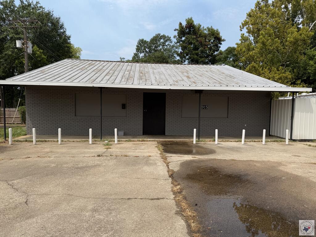 915 County Ave, Texarkana, AR 71854