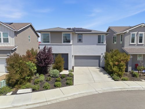 3008 N Creekside Street, Visalia, CA, 93291 | Card Image