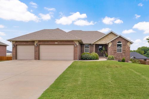 693 Becky St, Willard, MO, 65781-7279 | Card Image
