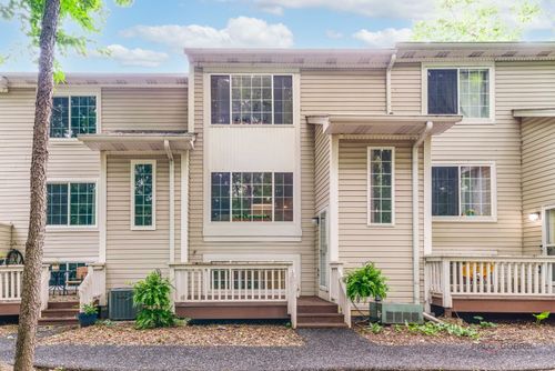 287 W Whispering Oaks Ln, Round Lake, IL, 60073-5005 | Card Image