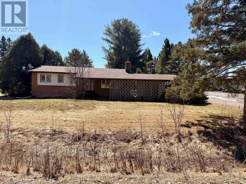 376 Sabourin Rd, Sturgeon Falls, ON, P2B2P6 | Card Image