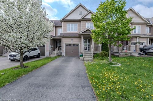 17 Dwyer Crt, Brantford, ON, N3T0G8 | Card Image