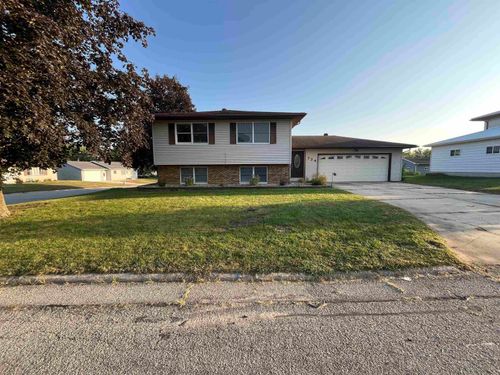724 17th Ave, Gilbertville, IA, 50634-7776 | Card Image