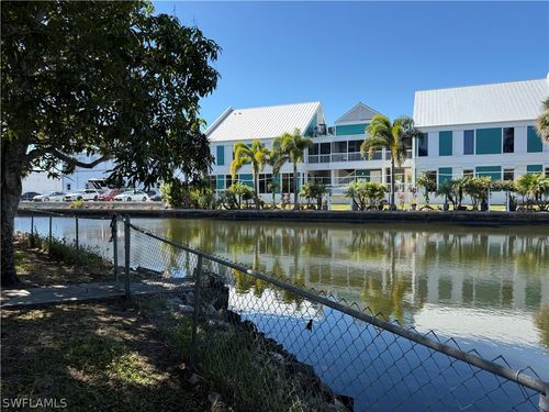 579 13th St N, NAPLES, FL, 34102-3427 | Card Image