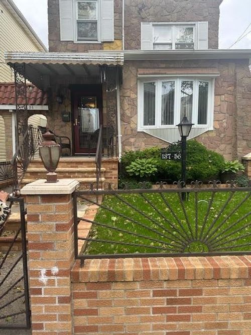 137-56 233rd St, Rosedale, NY, 11422-1726 | Card Image