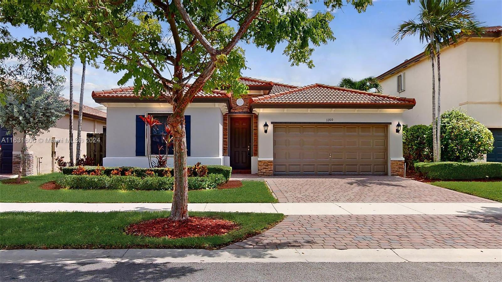 240th Ter, Homestead, FL 33032