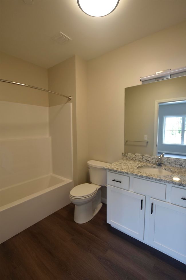 203 - 217 Rockingham Rd, Condo with 2 bedrooms, 2 bathrooms and null parking in Londonderry NH | Image 10