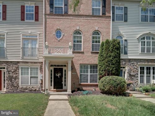 22942 Rose Quartz Sq, BRAMBLETON, VA, 20148-5671 | Card Image
