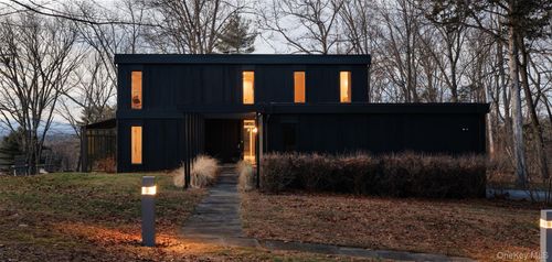110 Old Albany Post Rd, Rhinebeck, NY, 12572-2660 | Card Image