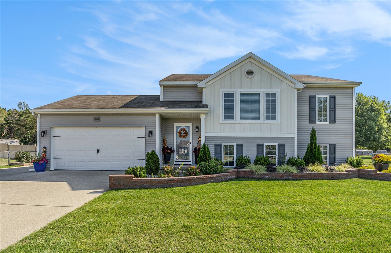 Jordan St, Paw Paw, MI 49079