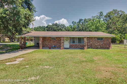 214 Harris Ave, Long Beach, MS, 39560-4706 | Card Image