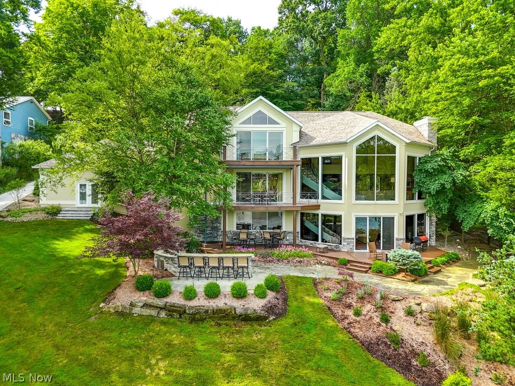 Mohawk Dr, Malvern, OH 44644