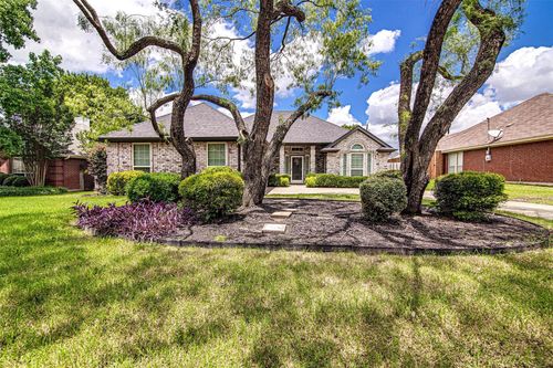 1109 Shady Hill Ln, Burleson, TX, 76028-6255 | Card Image