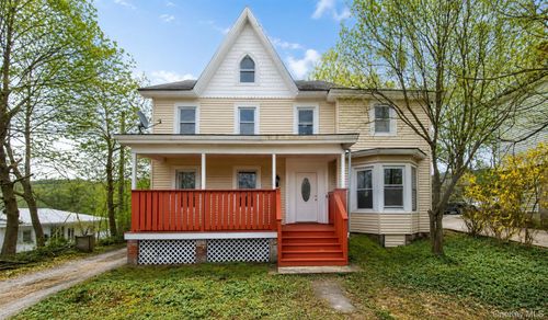 8 Smith Clove Rd, Central Valley, NY, 10917-3668 | Card Image