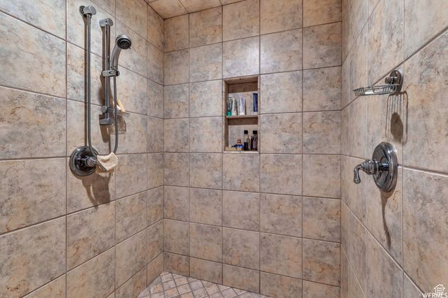 Bathroom with tiled shower | Image 19