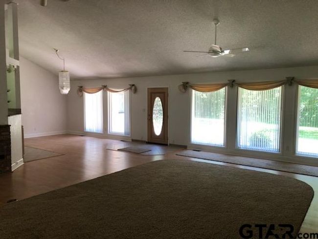 13745 Meadow Ln, House other with 4 bedrooms, 3 bathrooms and null parking in Flint TX | Image 4