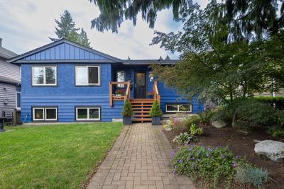 250 E 26th St, House other with 3 bedrooms, 2 bathrooms and 4 parking in North Vancouver BC | Image 1