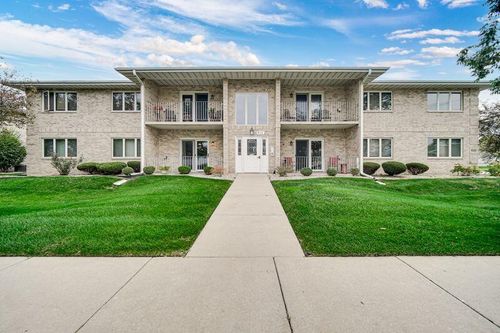 9243 Waymond Ave, Highland, IN, 46322-2571 | Card Image