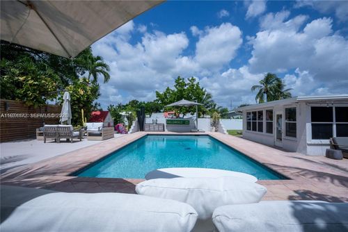 31 Sw 6th St, Hallandale Beach, FL, 33009-6324 | Card Image