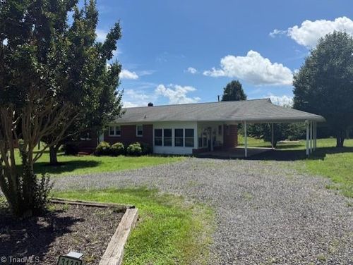 3130 Settle Bridge Rd, Stoneville, NC, 27048-8552 | Card Image