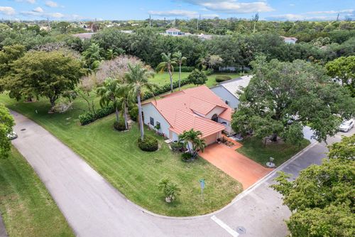 8521 Leeway Ln, Boynton Beach, FL, 33436-1555 | Card Image