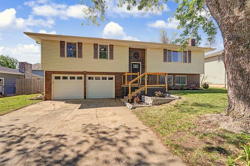 2120 Applewood Ln, Salina, KS, 67401-3704 | Card Image