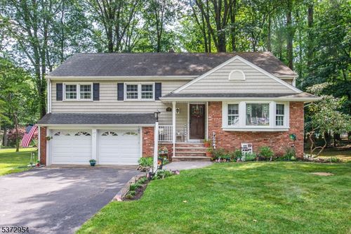 17 Grove Ave, Morris Plains, NJ, 07950-1903 | Card Image